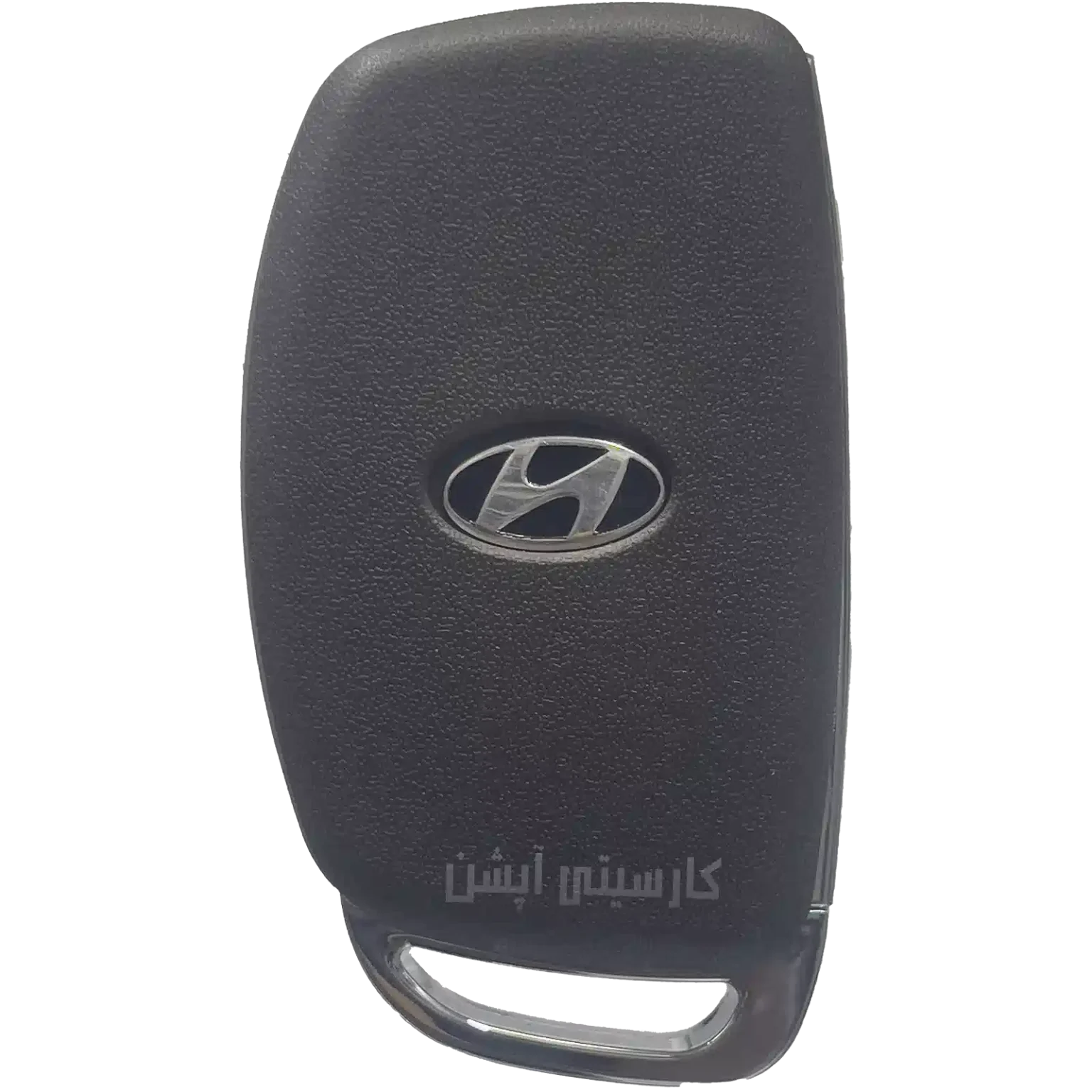 نمای نزدیک از لوگو هیوندای قسمت پشت ریموت النترا